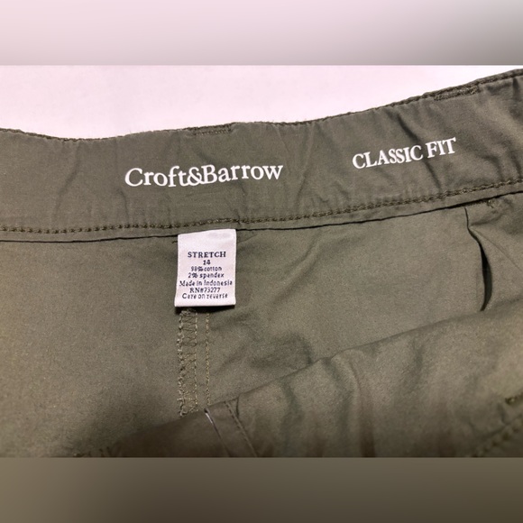 Croft & Borrow army green skort with button pockets & zipper pocket, 14 - Picture 3 of 11